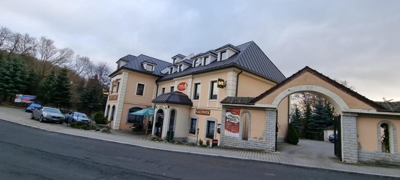 Hotel Bohemia Excellent Klasterec nad Ohri Exterior photo