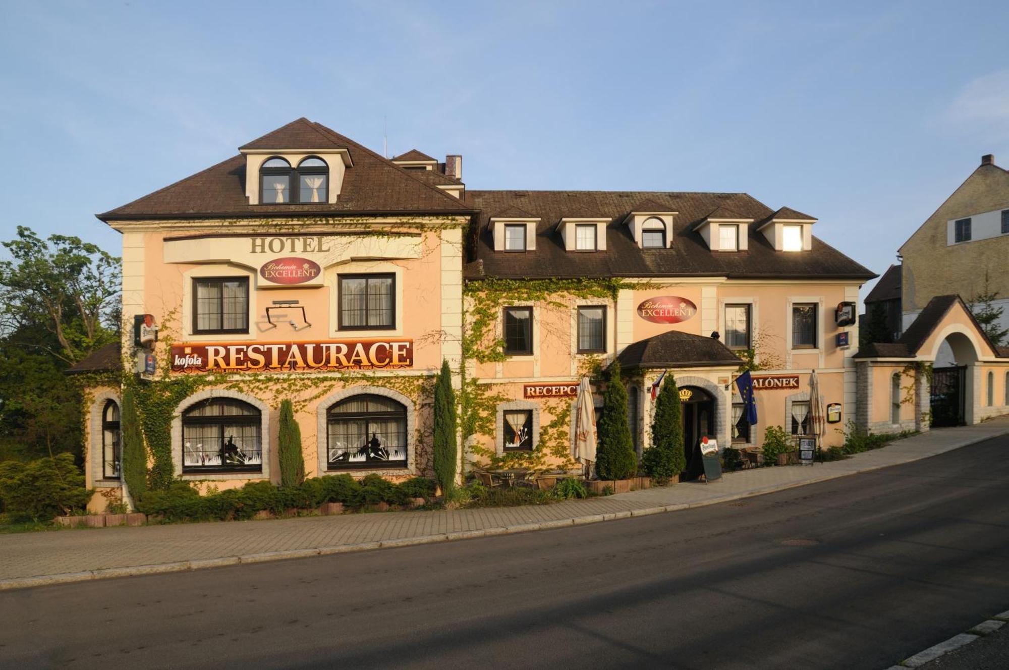 Hotel Bohemia Excellent Klasterec nad Ohri Exterior photo